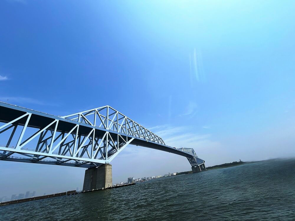 4.散骨ポイントのゲートブリッジ沖へ