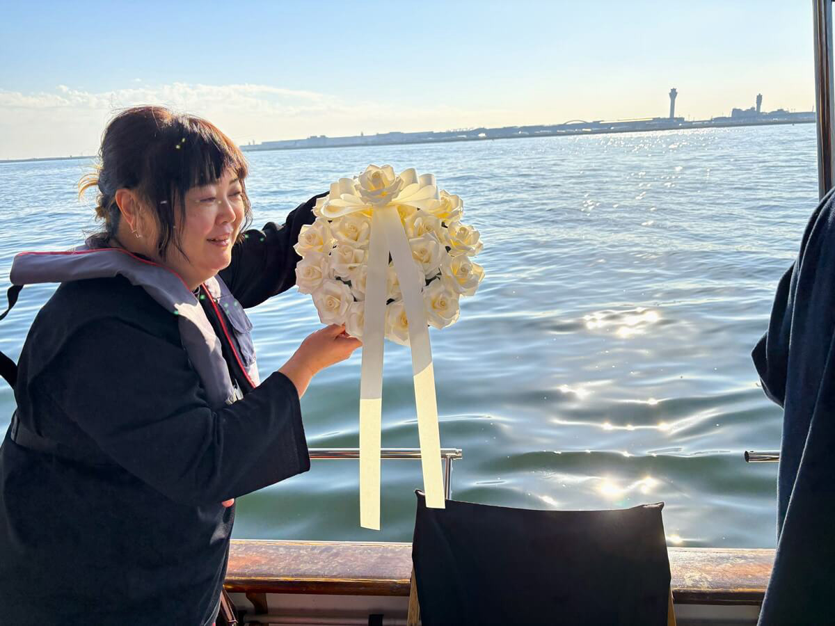 8.ローズリースも手向けます