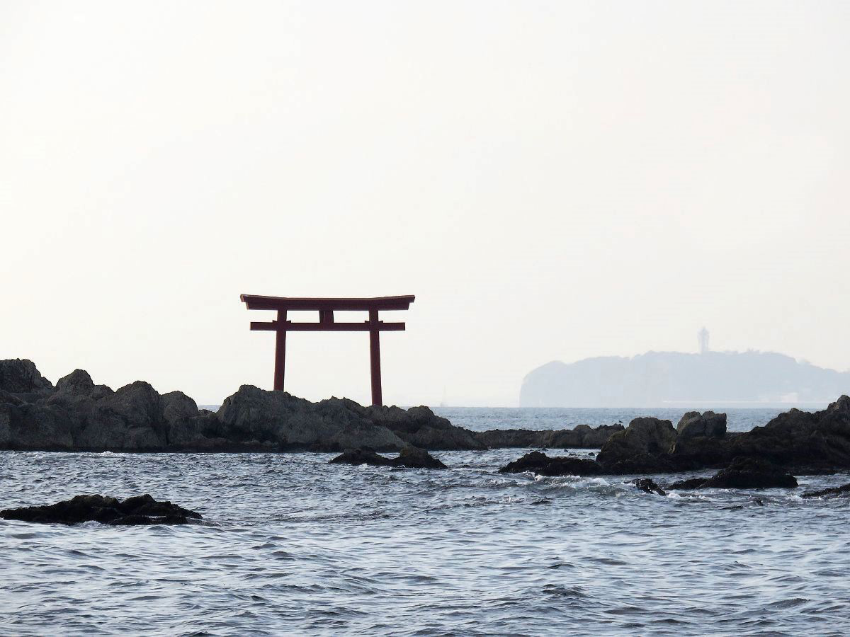 8.名島(菜島)の鳥居と江の島