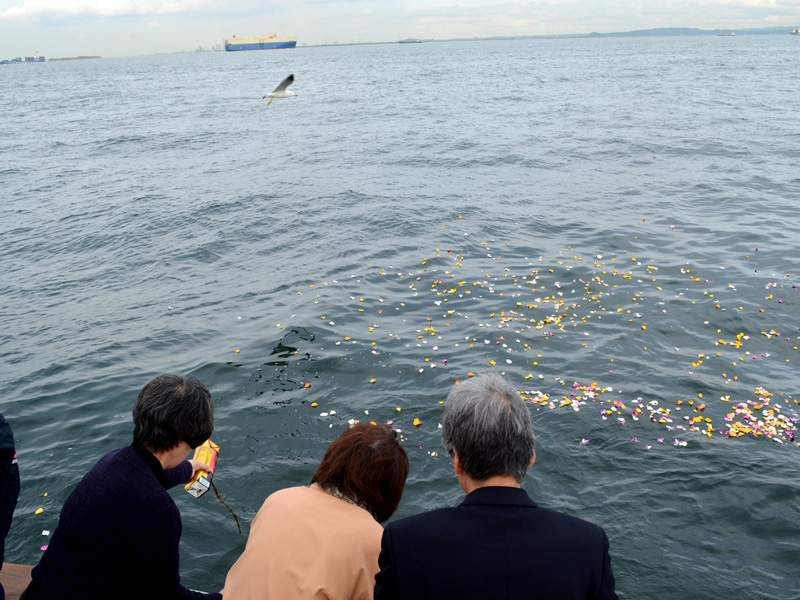 6.海鳥も故人の旅立ちを見送