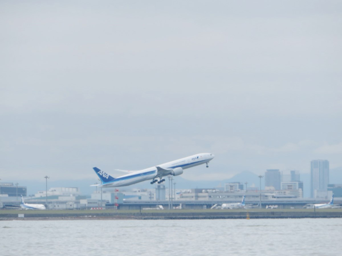 3.羽田空港を横目に