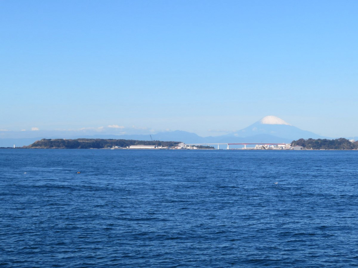 12.富士山と城ヶ島大橋